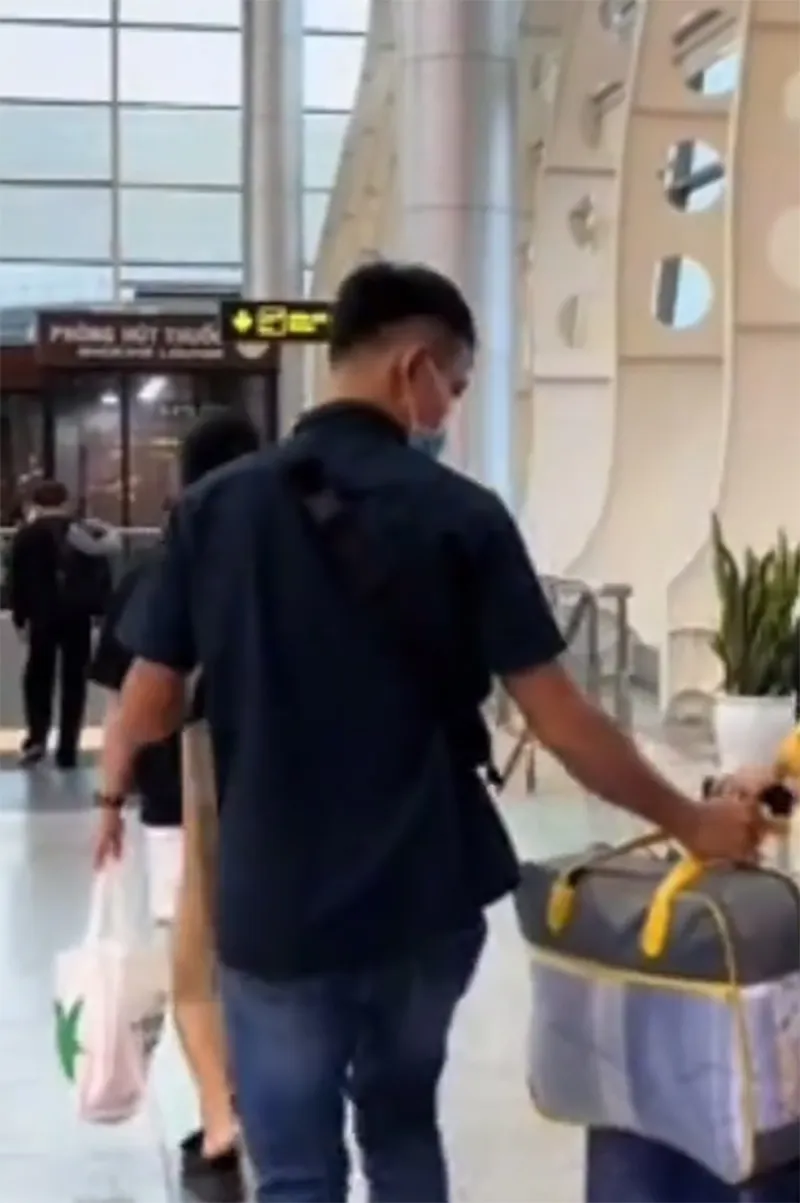 ho-van-cuong-di-dep-le-gian-di-du-hat-moi-dem-duoc-may-tram-trieu-3