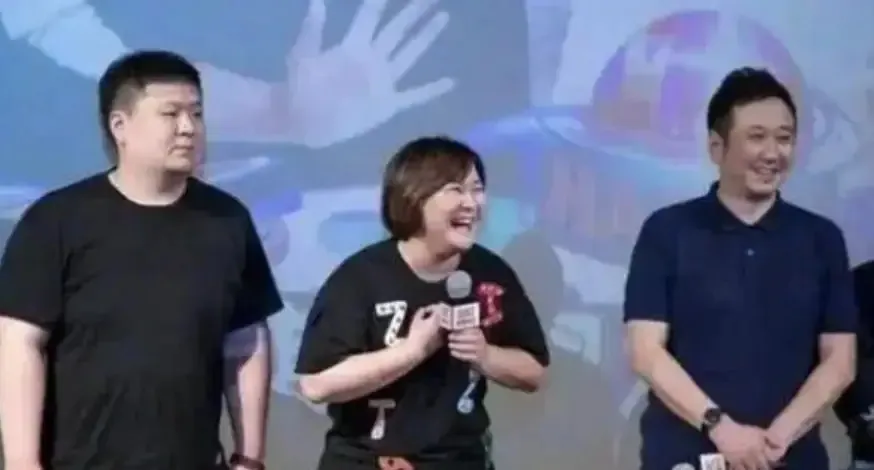 gia-linh-bi-khui-bi-mat-ket-hon-6-nam-voi-dong-nghiep-kem-7-tuoi-5