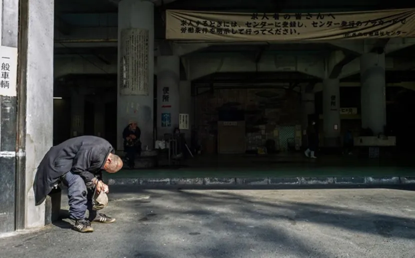 nguoi-dan-ong-50-tuoi-o-nhat-ban-cuoi-3-vo-dac-biet-nhin-anh-thot-tim-5