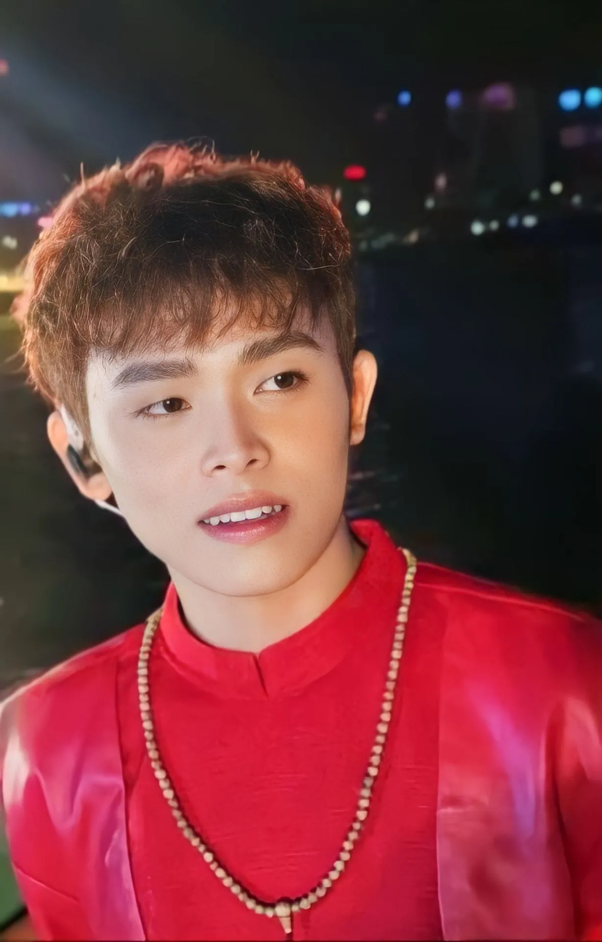 phan-ung-cua-ho-van-cuong-khi-thay-nhung-khan-gia-dac-biet-xem-show-9