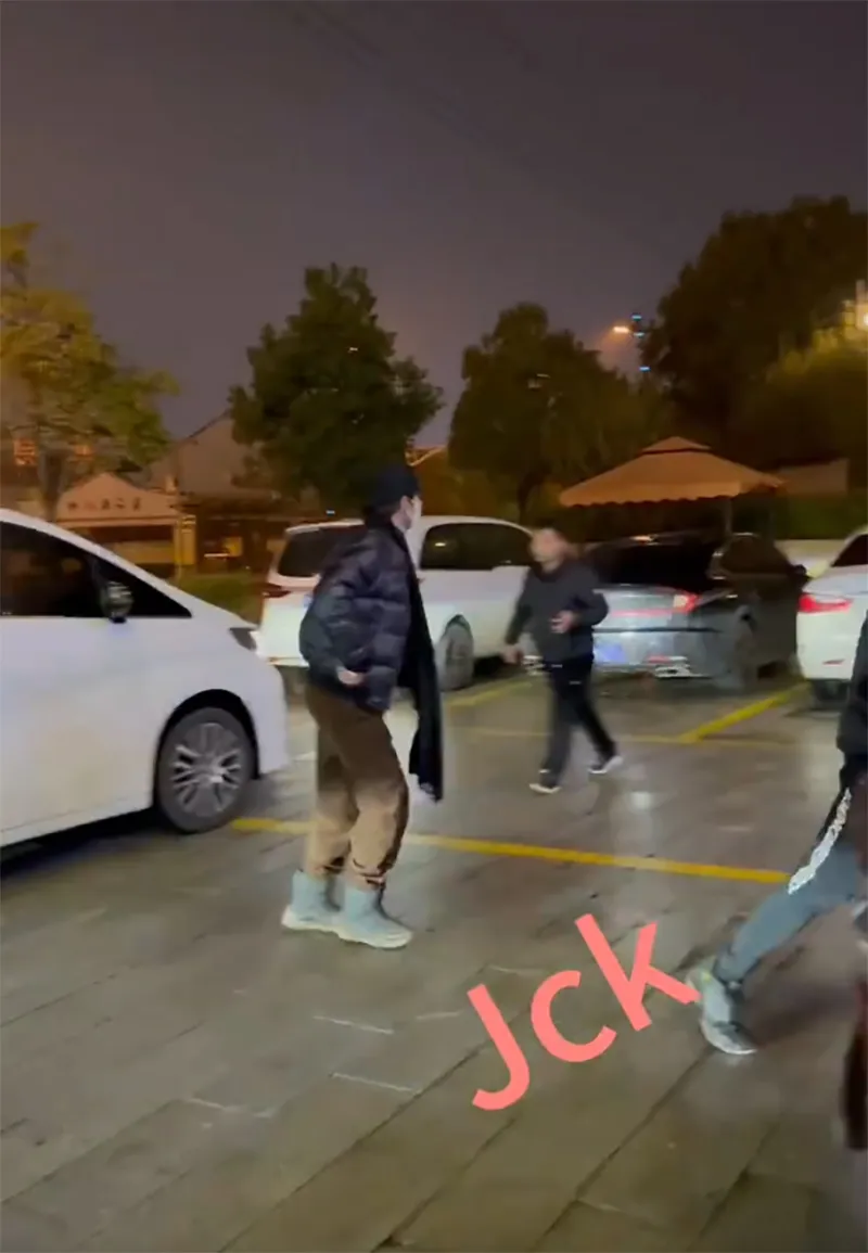 chung-han-luong-het-thoi-phai-ha-minh-dong-vai-cha-cua-tieu-chien-11