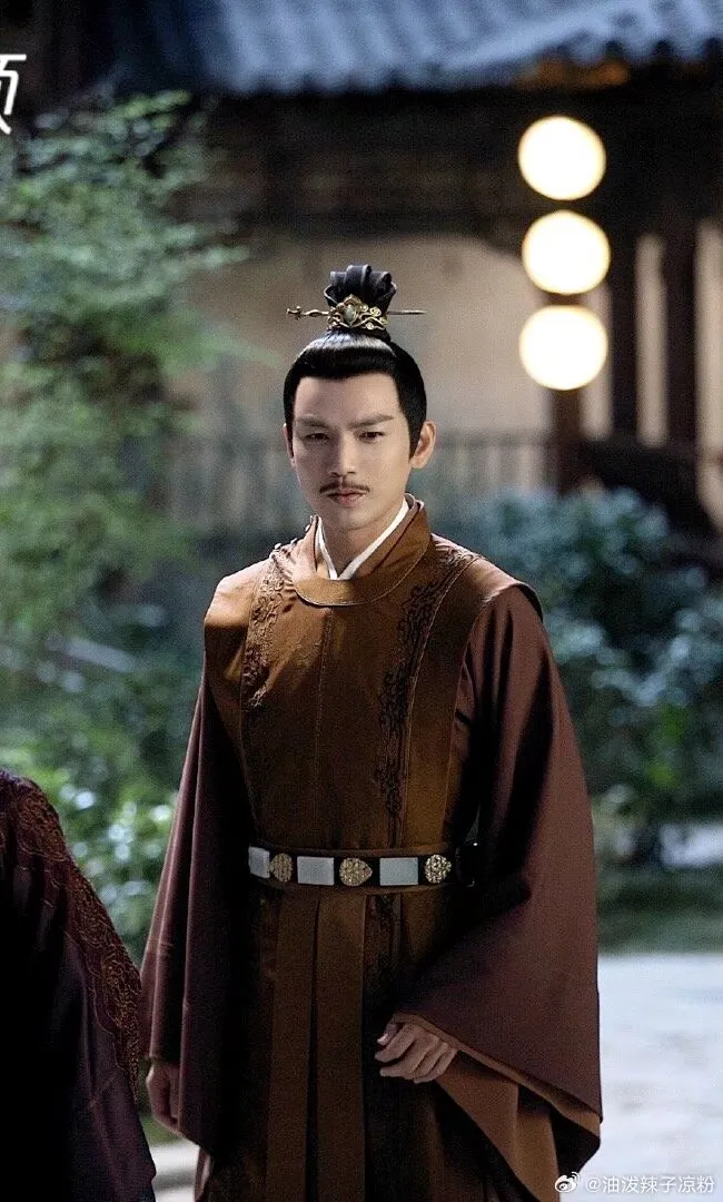 chung-han-luong-het-thoi-phai-ha-minh-dong-vai-cha-cua-tieu-chien-5