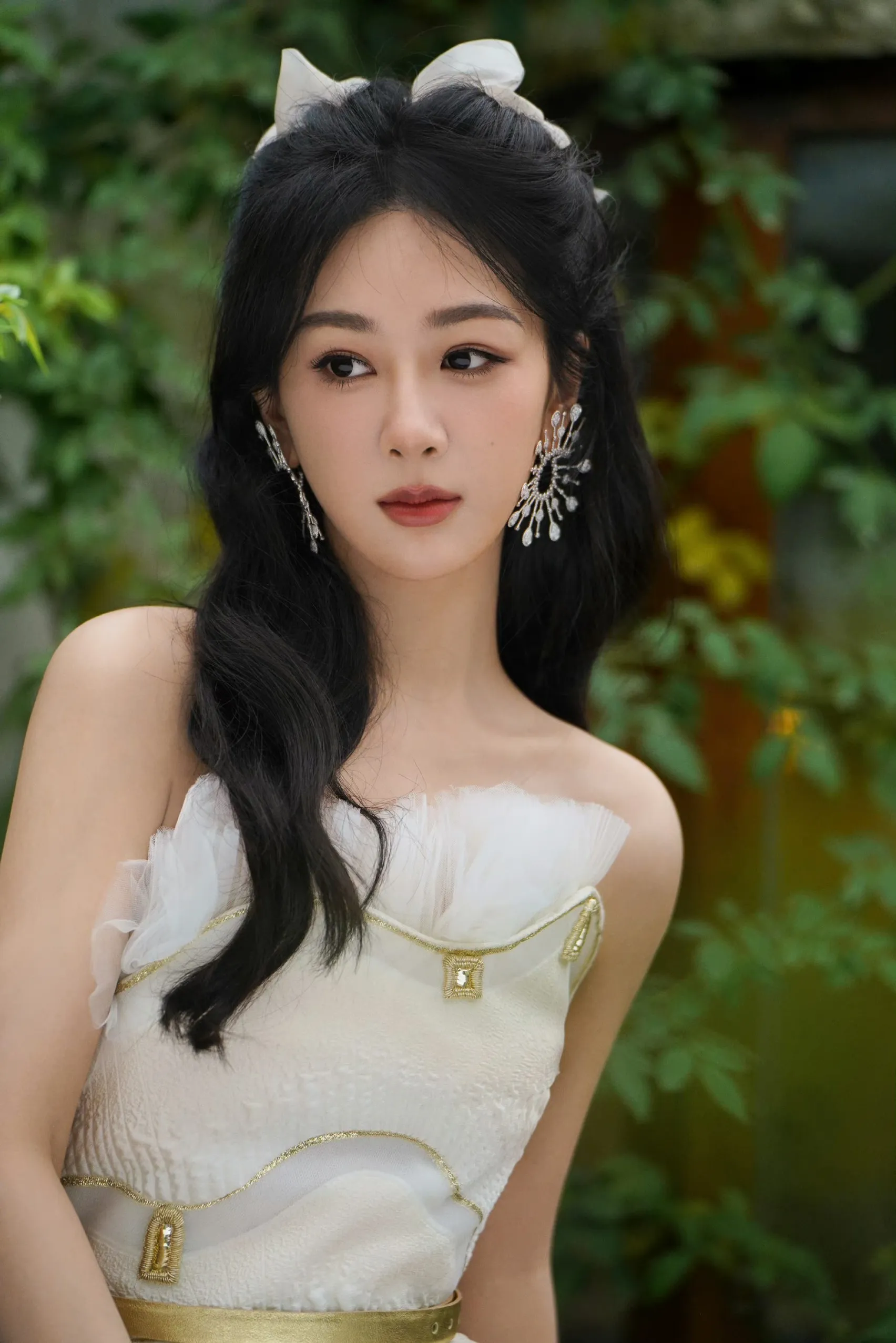 dich-le-nhiet-ba-duong-tu-va-nhung-lan-dung-do-tao-hinh-duyen-no-8