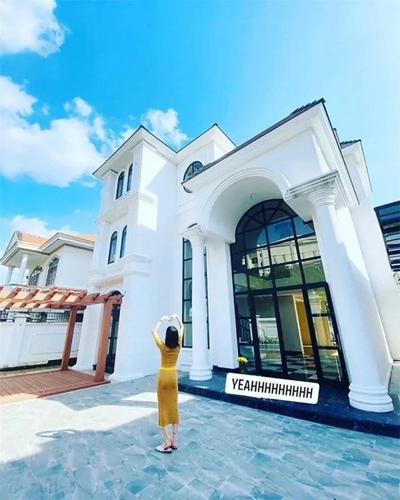 le-quyen-he-lo-phong-thay-do-trieu-do-hoanh-trang-xung-danh-dai-gia-14