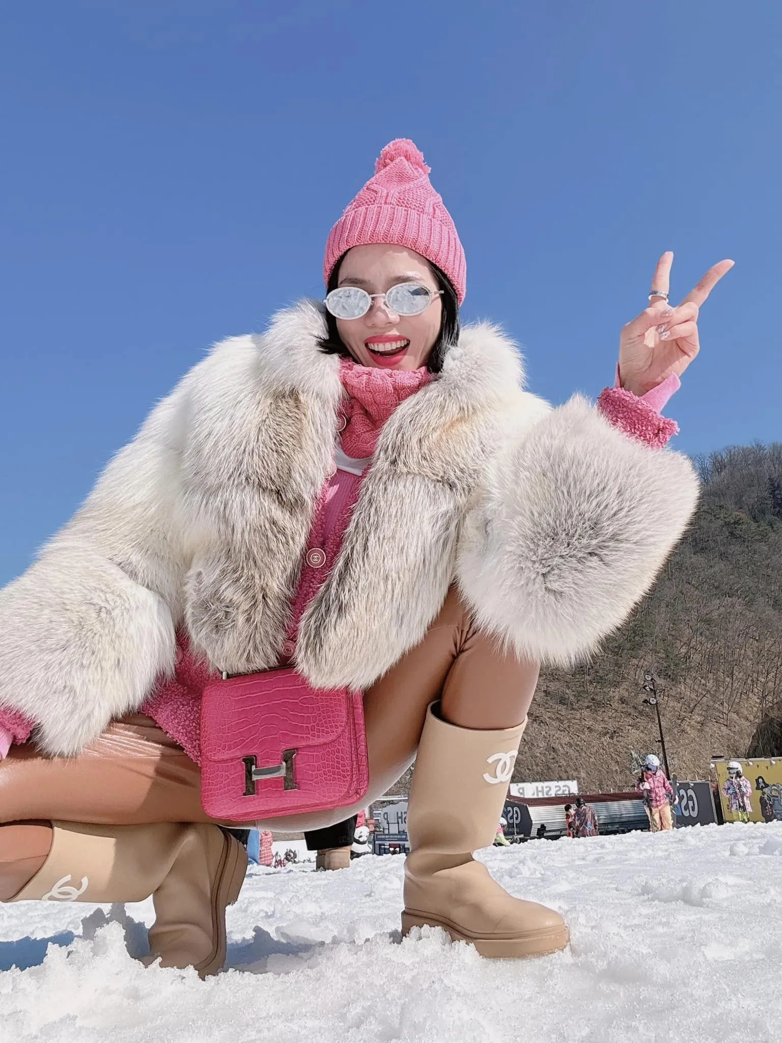 le-quyen-he-lo-phong-thay-do-trieu-do-hoanh-trang-xung-danh-dai-gia-2