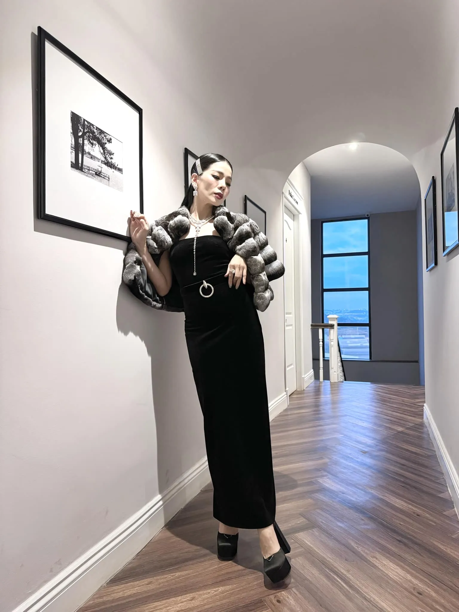 le-quyen-he-lo-phong-thay-do-trieu-do-hoanh-trang-xung-danh-dai-gia-5