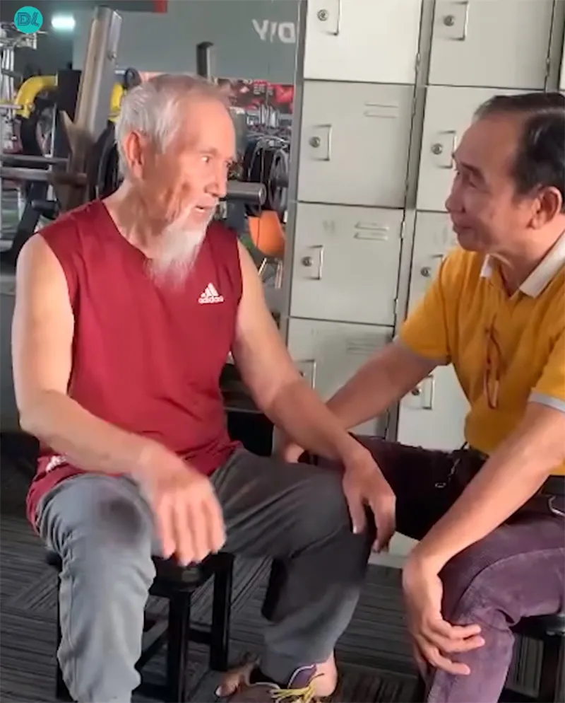 cu-ong-100-tuoi-o-viet-nam-day-ta-nang-co-danh-tinh-bi-an-3