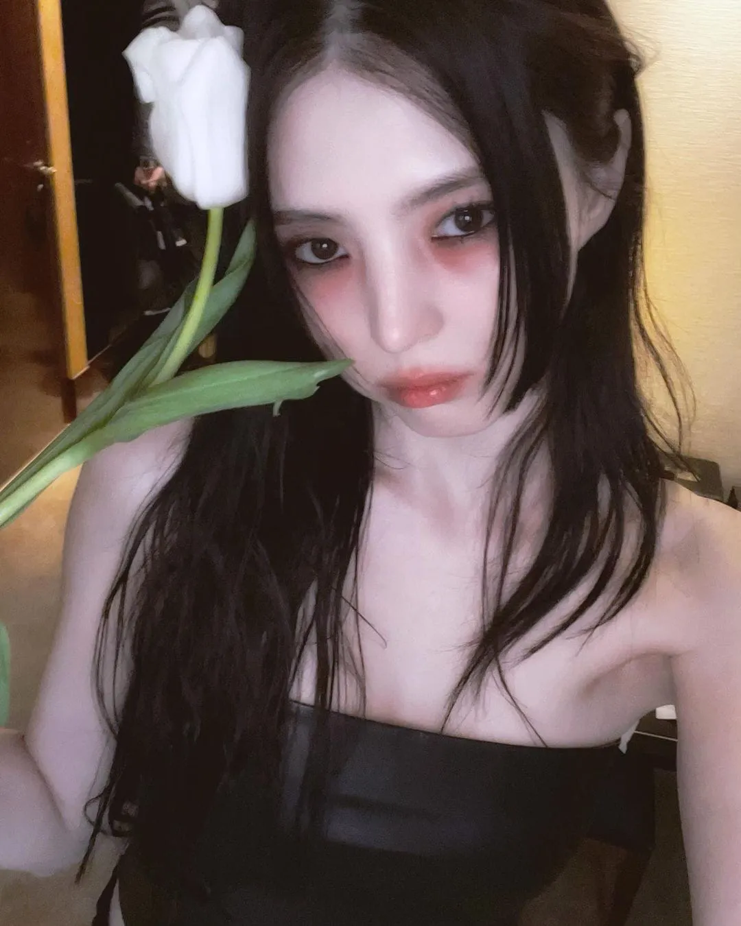 han-so-hee-bi-dim-tham-vi-lop-trang-diem-phan-chu-4