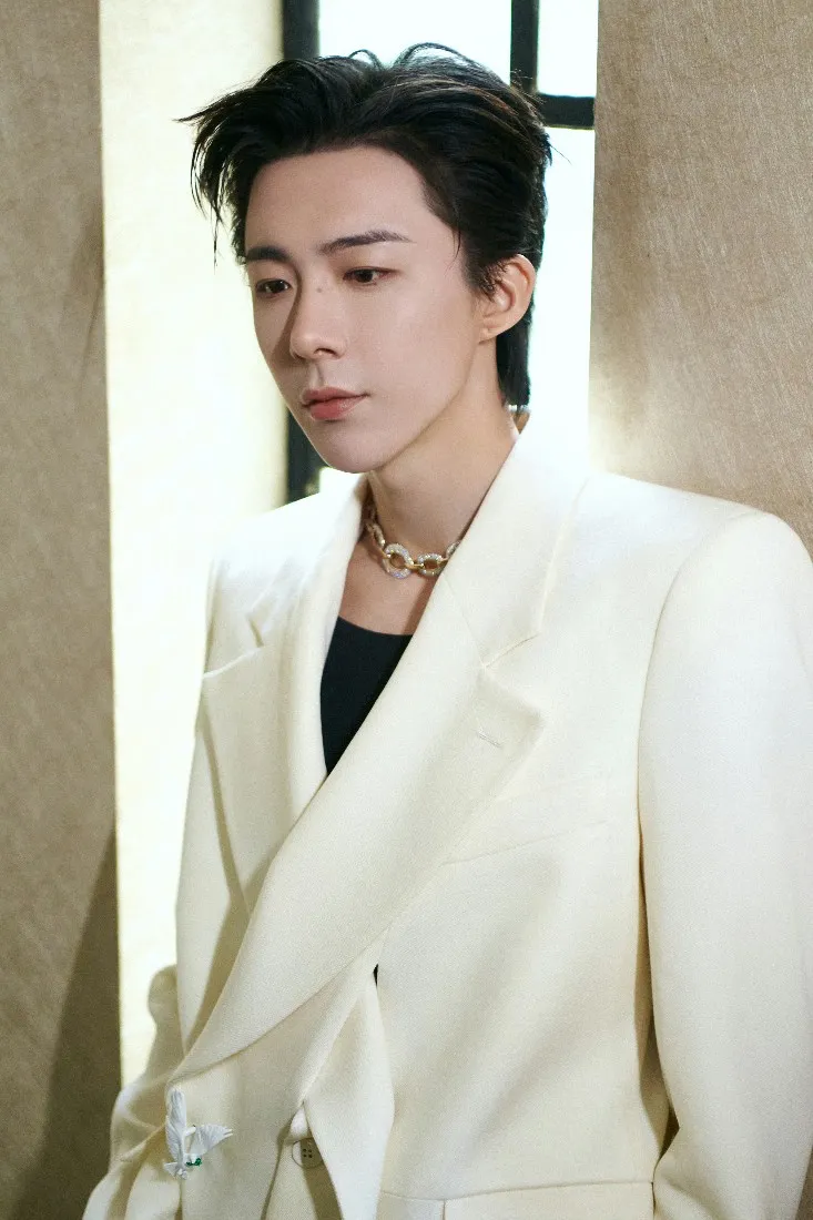 vi-sao-luu-vu-ninh-kem-sac-dien-te-nhung-van-dong-nam-chinh-phim-hot-10