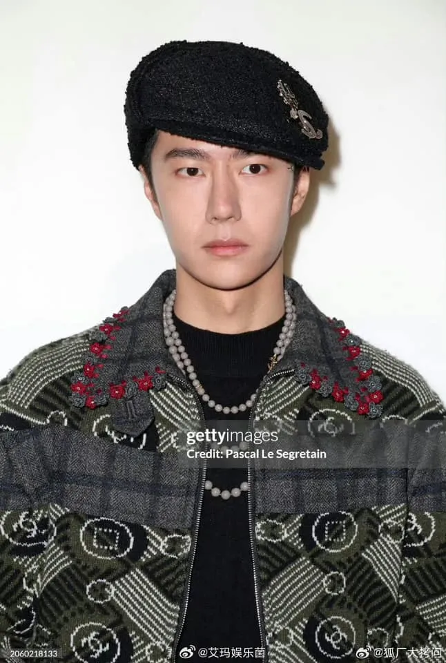 vuong-nhat-bac-lo-dau-hieu-tuoi-tac-duoi-ong-kinh-getty-images-2