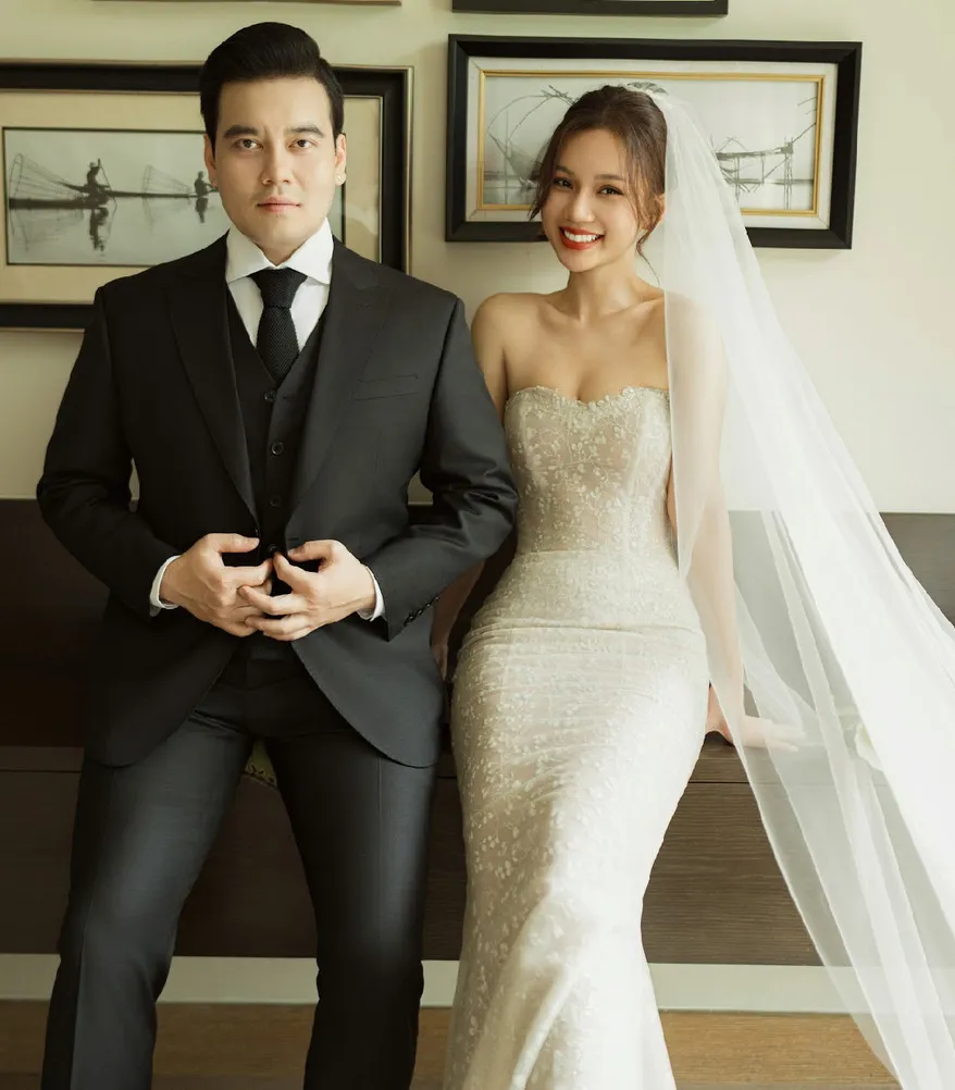 dien-vien-ngoc-anh-cua-pho-trong-lang-cuoi-chong-doanh-nhan-la-ai-4