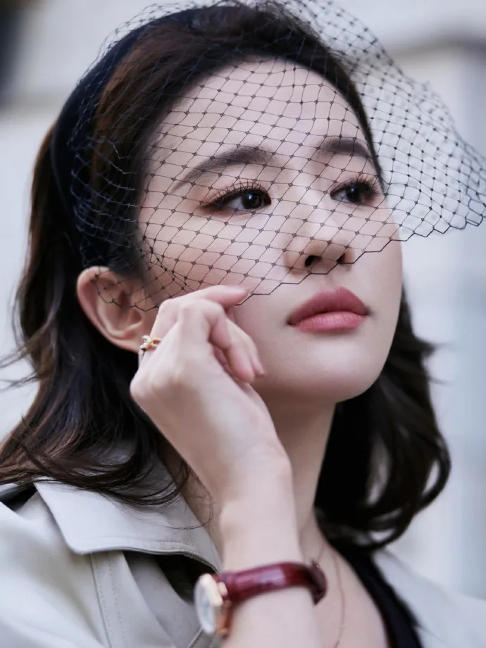 dich-le-nhiet-ba--luu-diec-phi-ken-cua-thanh-tich-phim-yeu-nhat-cbiz-2