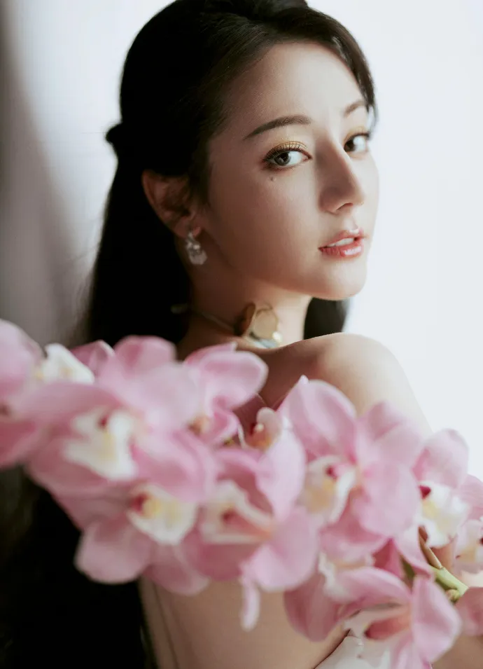 dich-le-nhiet-ba--luu-diec-phi-ken-cua-thanh-tich-phim-yeu-nhat-cbiz-5