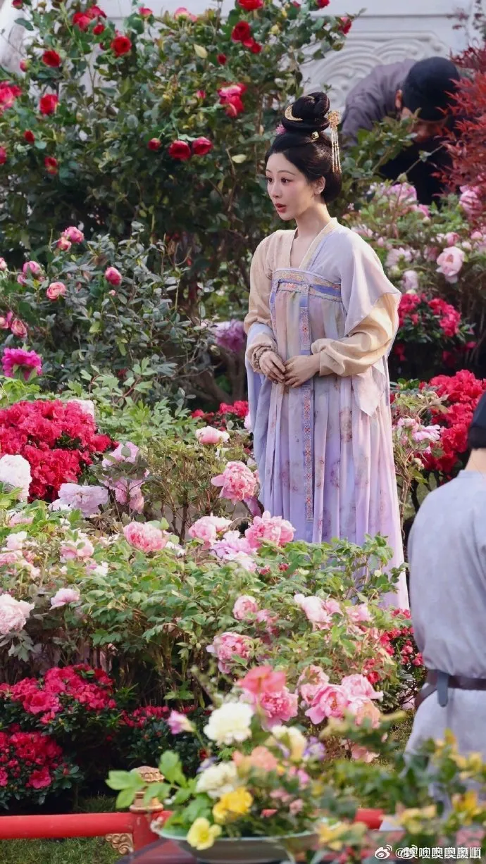 fan-cua-duong-tu-va-trieu-lo-tu-tranh-cai-ai-dep-hon-vi-dung-tao-hinh-4