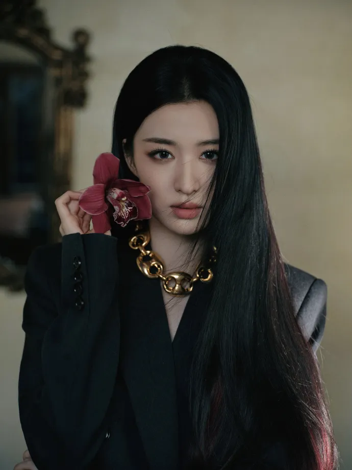 bach-loc-bi-che-kem-sang-hon-vuong-so-nhien-o-event-cua-gucci-6