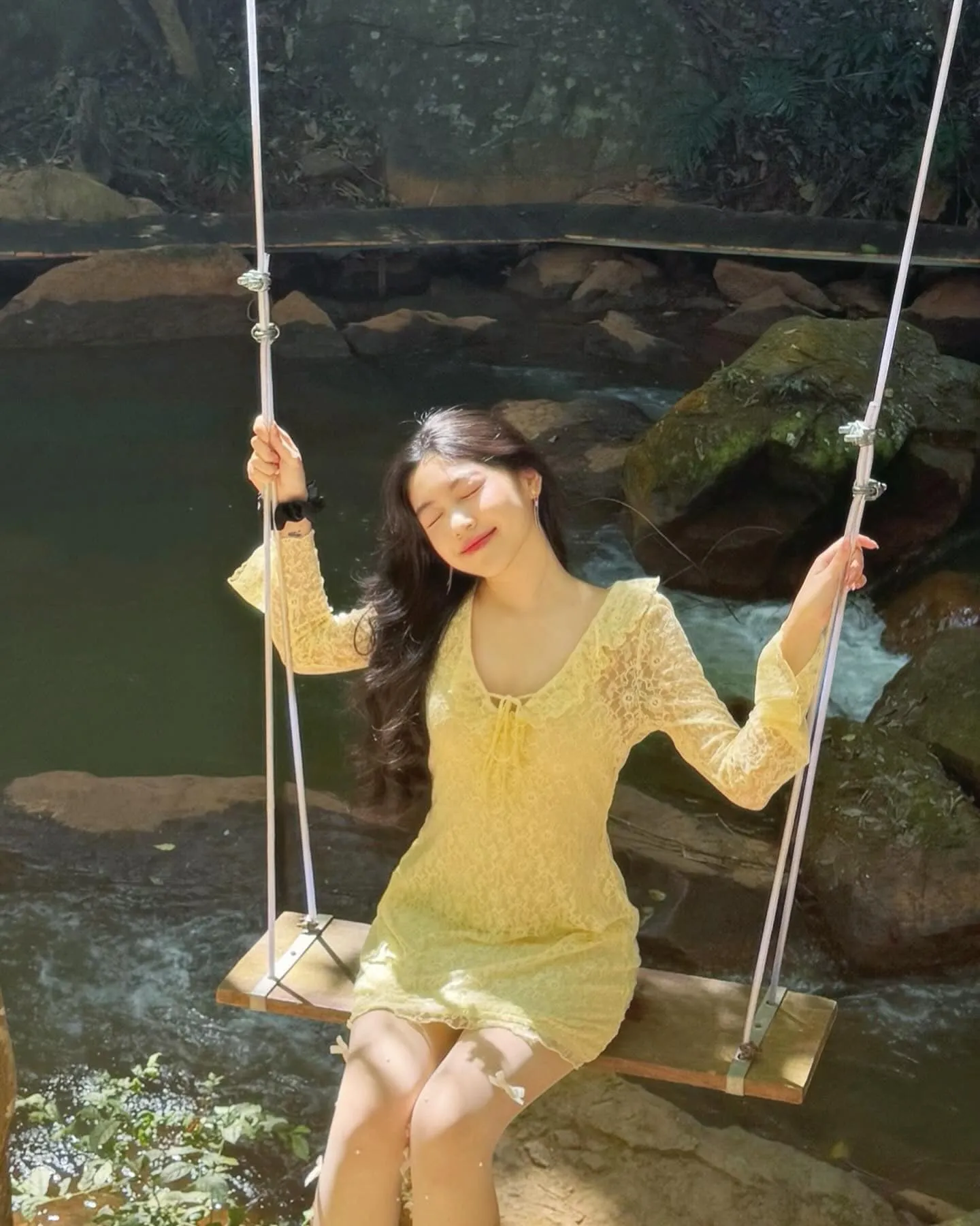 lo-lem-con-gai-mc-quyen-linh-dep-trong-veo-nhu-tieu-luu-diec-phi-4