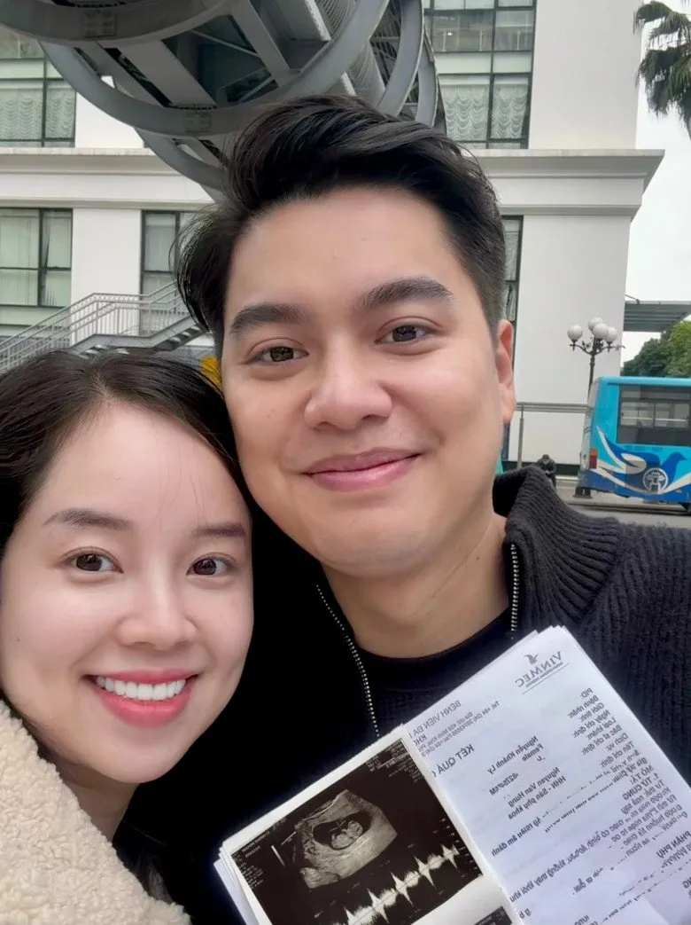 ly-kute-mang-thai-con-cua-chong-moi-cuoi-sau-5-thang-ket-hon-1