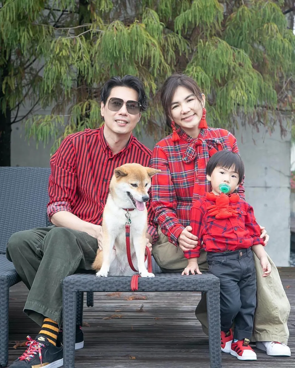 ella-tran-gia-hoa-gay-tranh-cai-vi-thoi-quen-khong-mac-gi-o-nha-4