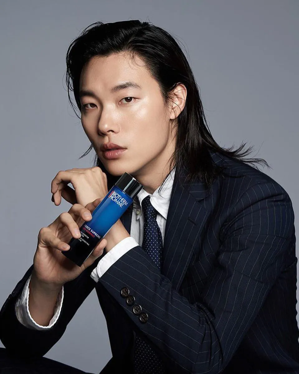 han-so-hee-hen-ho-ryu-jun-yeol-cong-ty-len-tieng-10