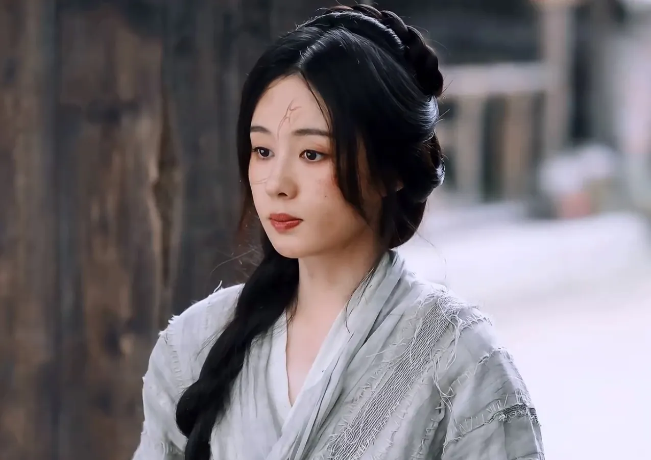 trinh-hop-hue-tu-trong-hoa-gian-lenh-giat-het-spotlight-cuc-tinh-y-4