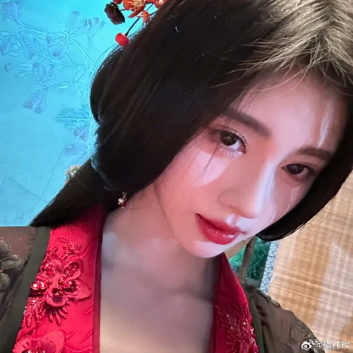 trinh-hop-hue-tu-trong-hoa-gian-lenh-giat-het-spotlight-cuc-tinh-y-7