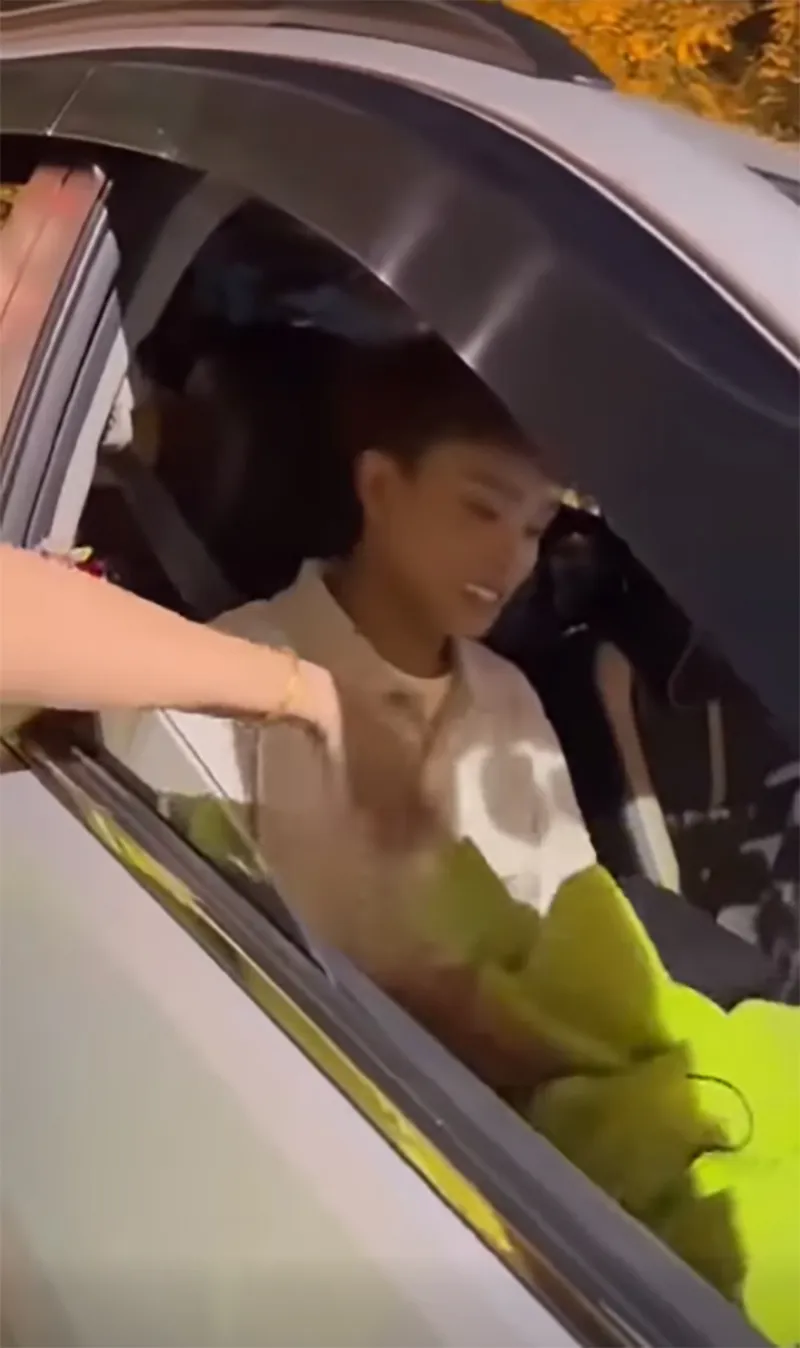 ho-van-cuong-nam-tay-fan-o-hau-truong-tiet-lo-dieu-dac-biet-2