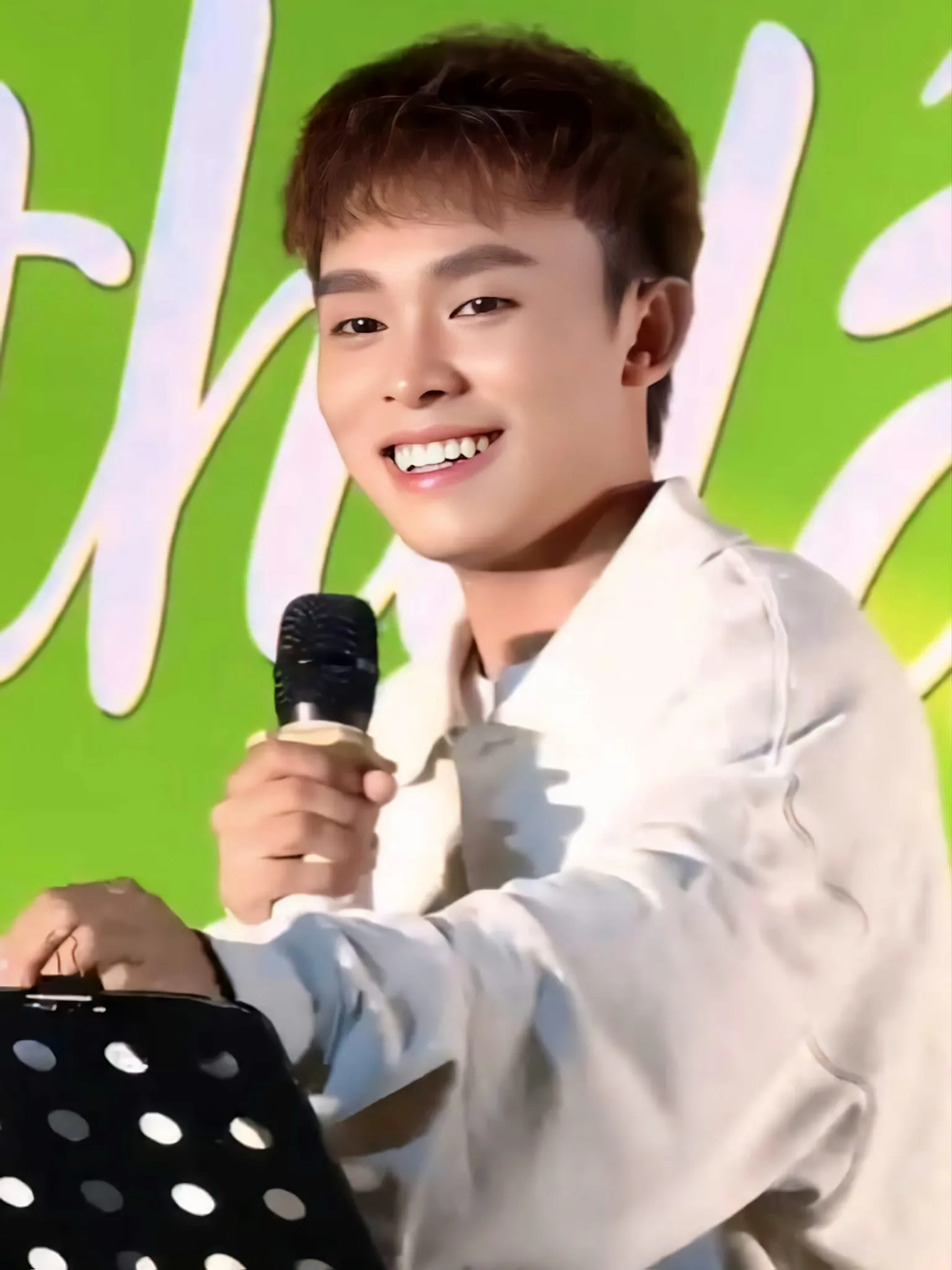 ho-van-cuong-nam-tay-fan-o-hau-truong-tiet-lo-dieu-dac-biet-6