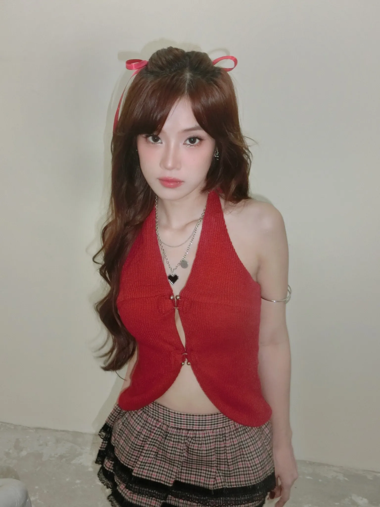 hoang-yen-chibi-tuong-tac-than-mat-khien-ngo-kien-huy-lung-tung-11