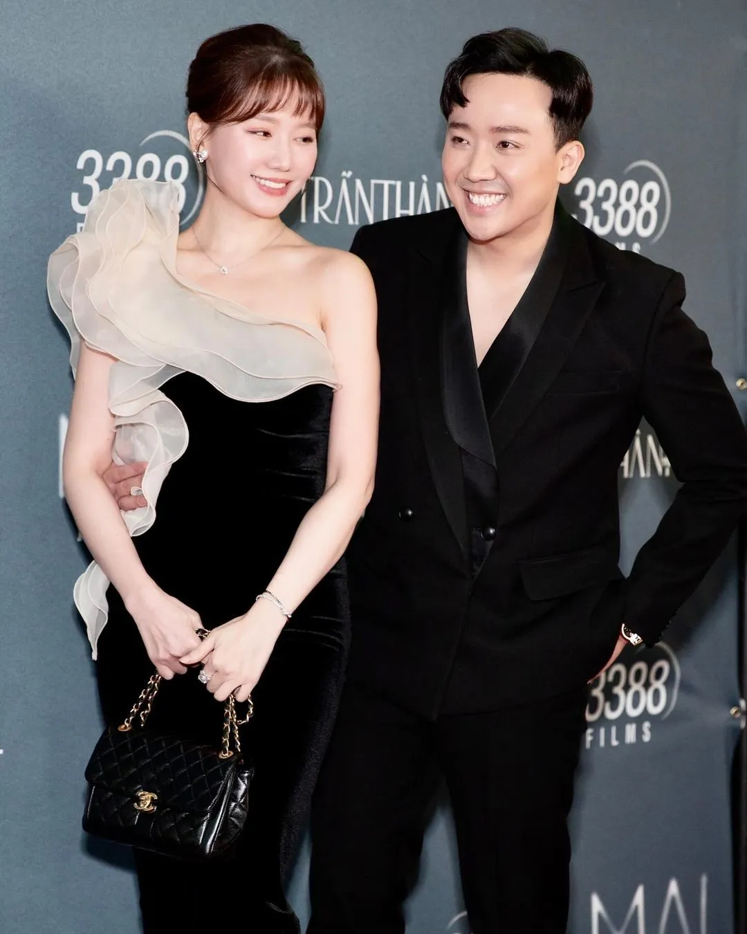 tuan-tran-phuong-anh-dao-vang-mat-trong-buoi-cong-chieu-phim-mai-o-my-5