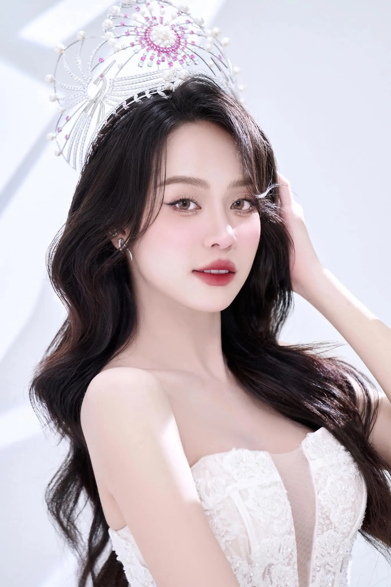 huynh-thi-thanh-thuy-hoa-hau-viet-nam-dau-tien-thi-miss-international-1