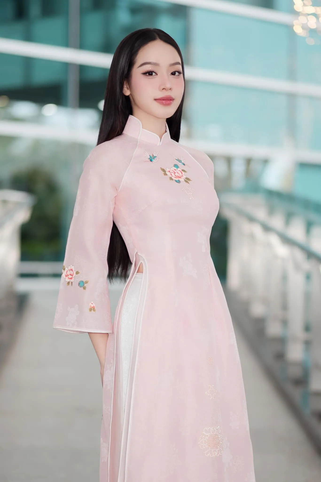 huynh-thi-thanh-thuy-hoa-hau-viet-nam-dau-tien-thi-miss-international-6