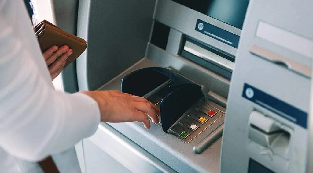 ngan-hang-nao-tinh-phi-voi-tai-khoan-0-dong-ngung-su-dung-nhieu-nam-1