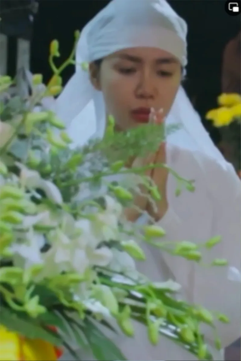 vi-sao-minh-tu-viet-ten-nguoi-bo-da-mat-len-thiep-cuoi-12