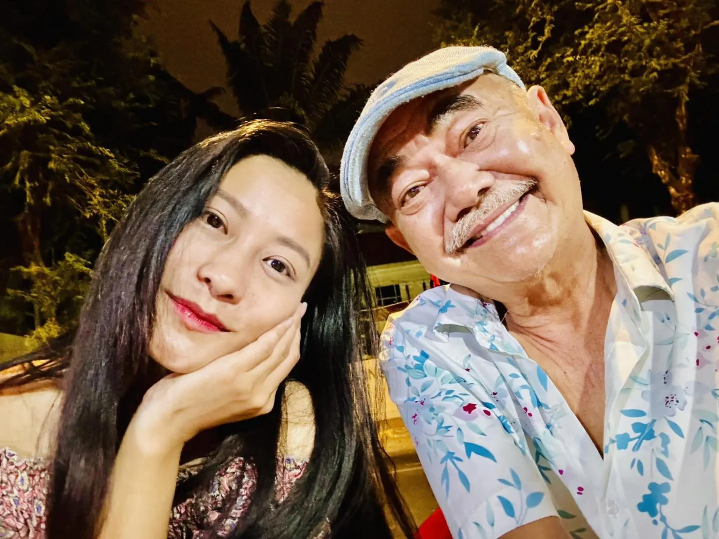 nsnd-viet-anh-trang-tay-sau-ly-hon-vo-nay-phu-nhan-hen-ho-voi-hoc-tro-3