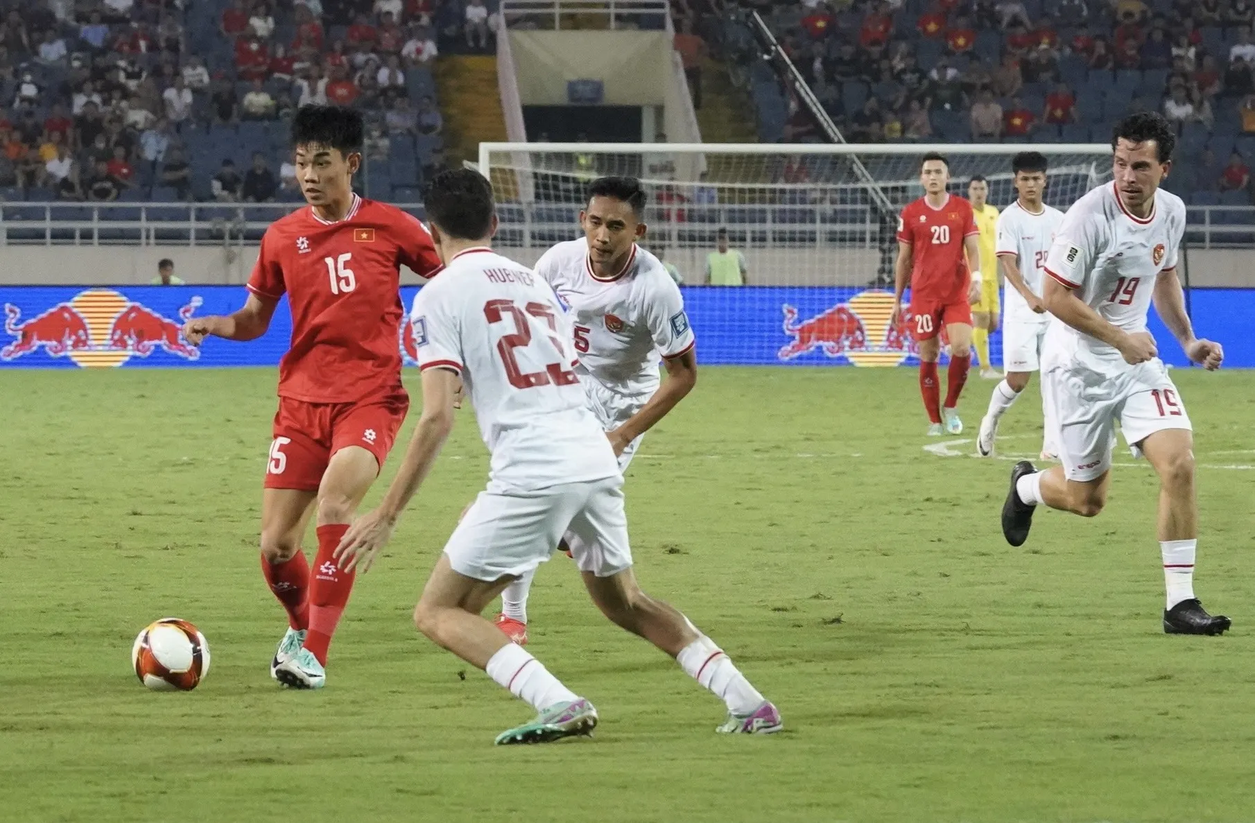 hlv-philippe-troussier-duoc-vff-boi-thuong-bao-nhieu-sau-khi-chia-tay-7