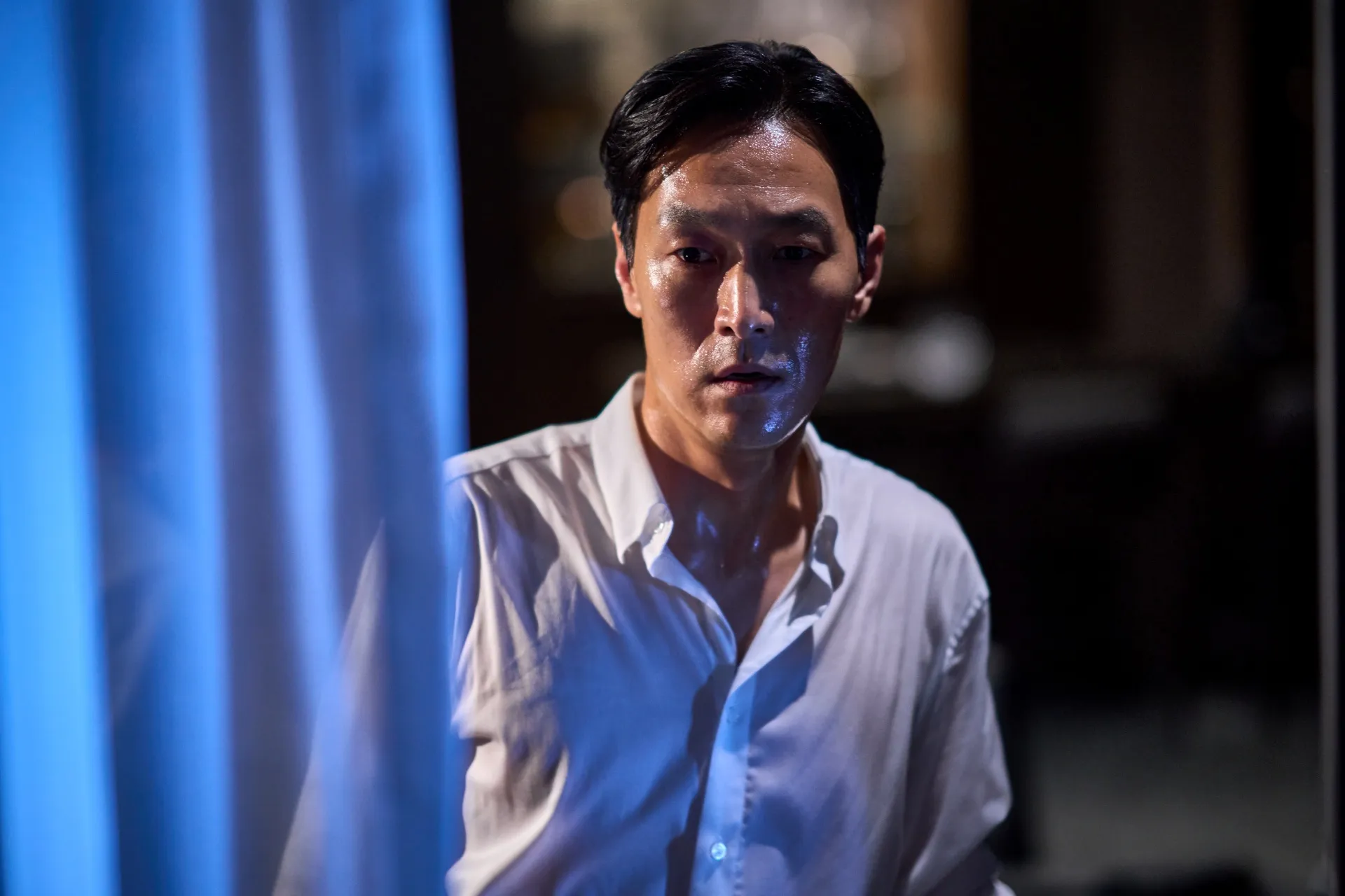 quat-mo-trung-ma-an-y-canh-con-trai-truong-chao-gay-ron-nguoi-3