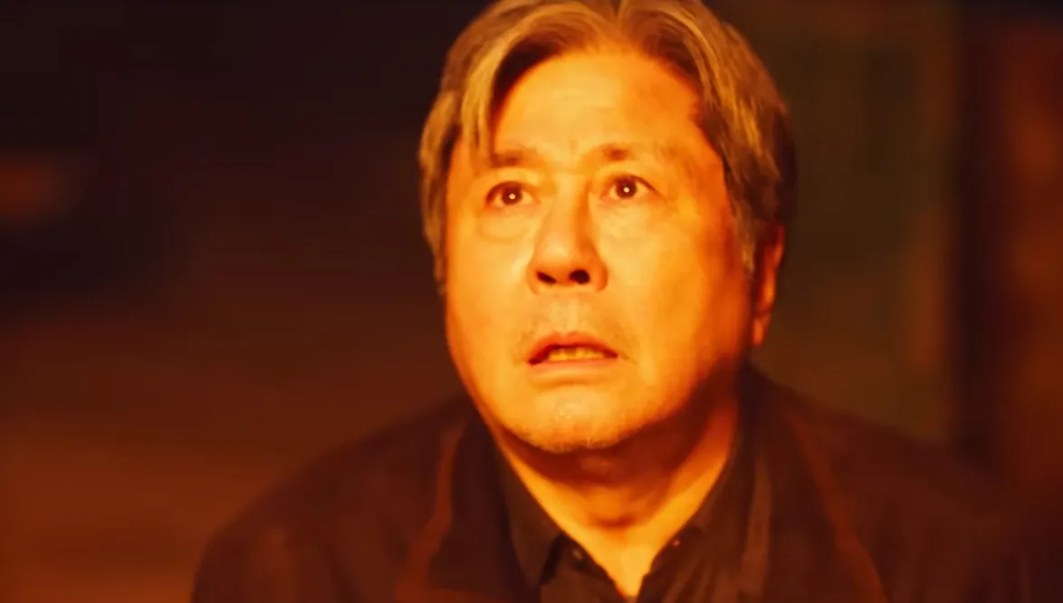 quat-mo-trung-ma-an-y-canh-con-trai-truong-chao-gay-ron-nguoi-9