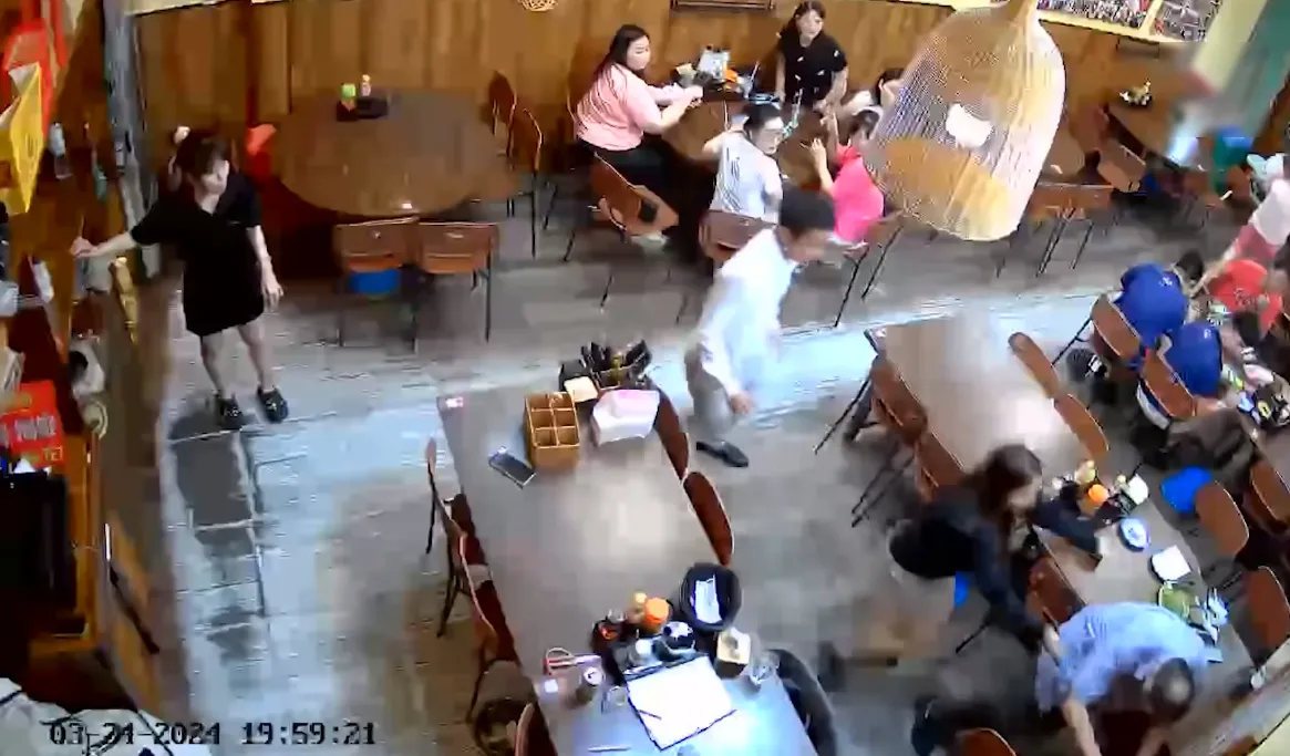 clip-nu-dieu-duong-a9-bach-mai-cuu-du-khach-ngung-tim-ke-lai-su-viec-3