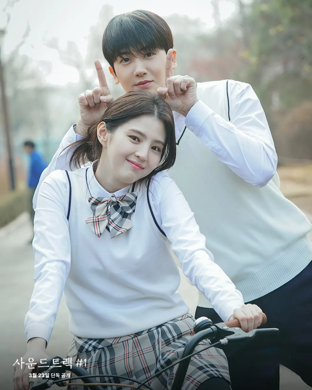 han-so-hee-va-8-bo-phim-lam-nen-ten-tuoi-nu-than-the-he-moi-16