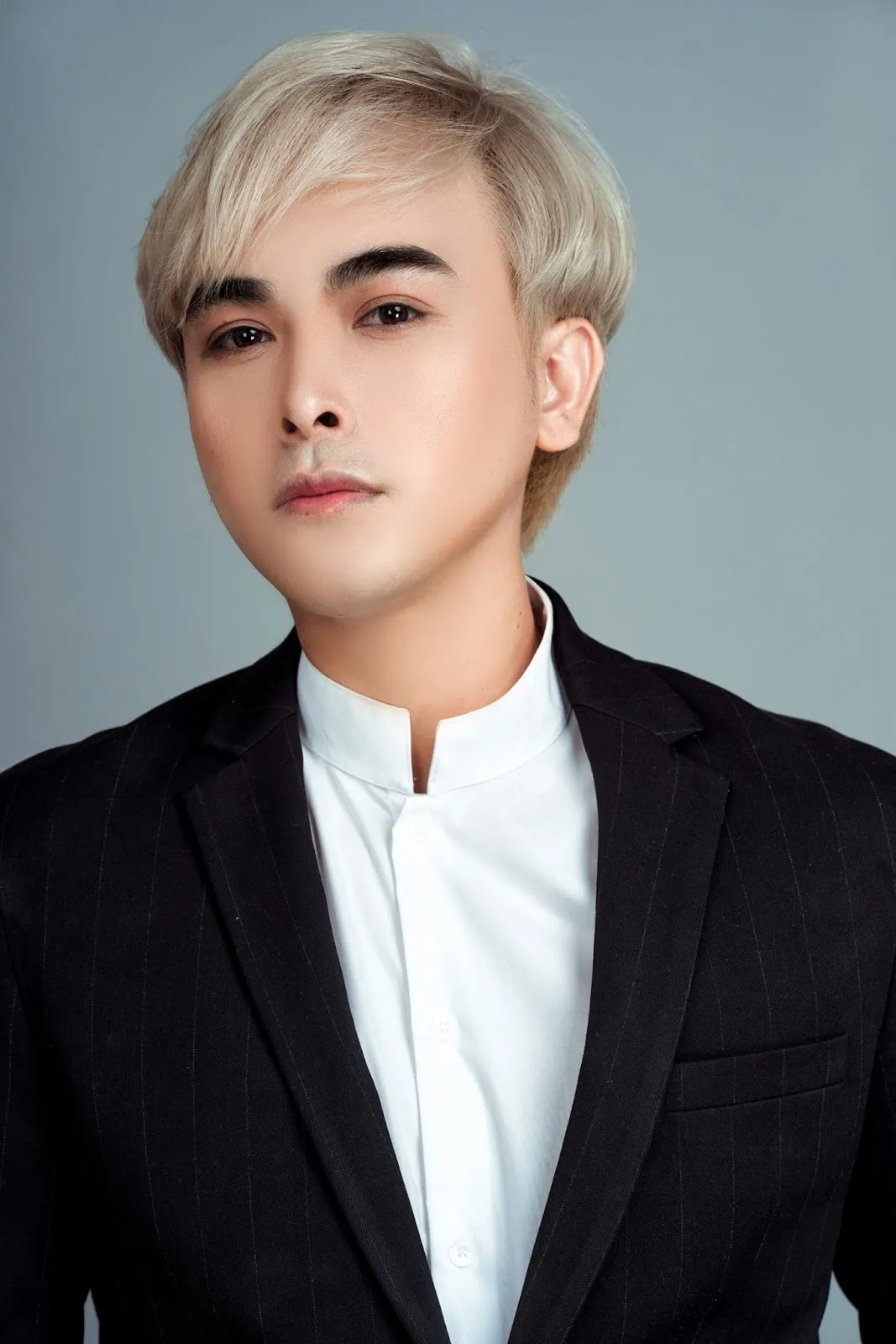 thanh-dai-sieu-tung-noi-tieng-mot-thoi-nay-phai-di-hat-dao-le-duong-1