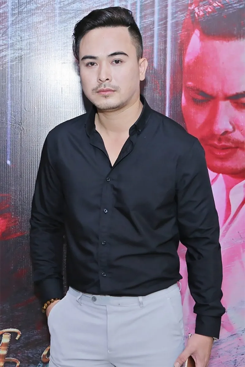 thanh-dai-sieu-tung-noi-tieng-mot-thoi-nay-phai-di-hat-dao-le-duong-5