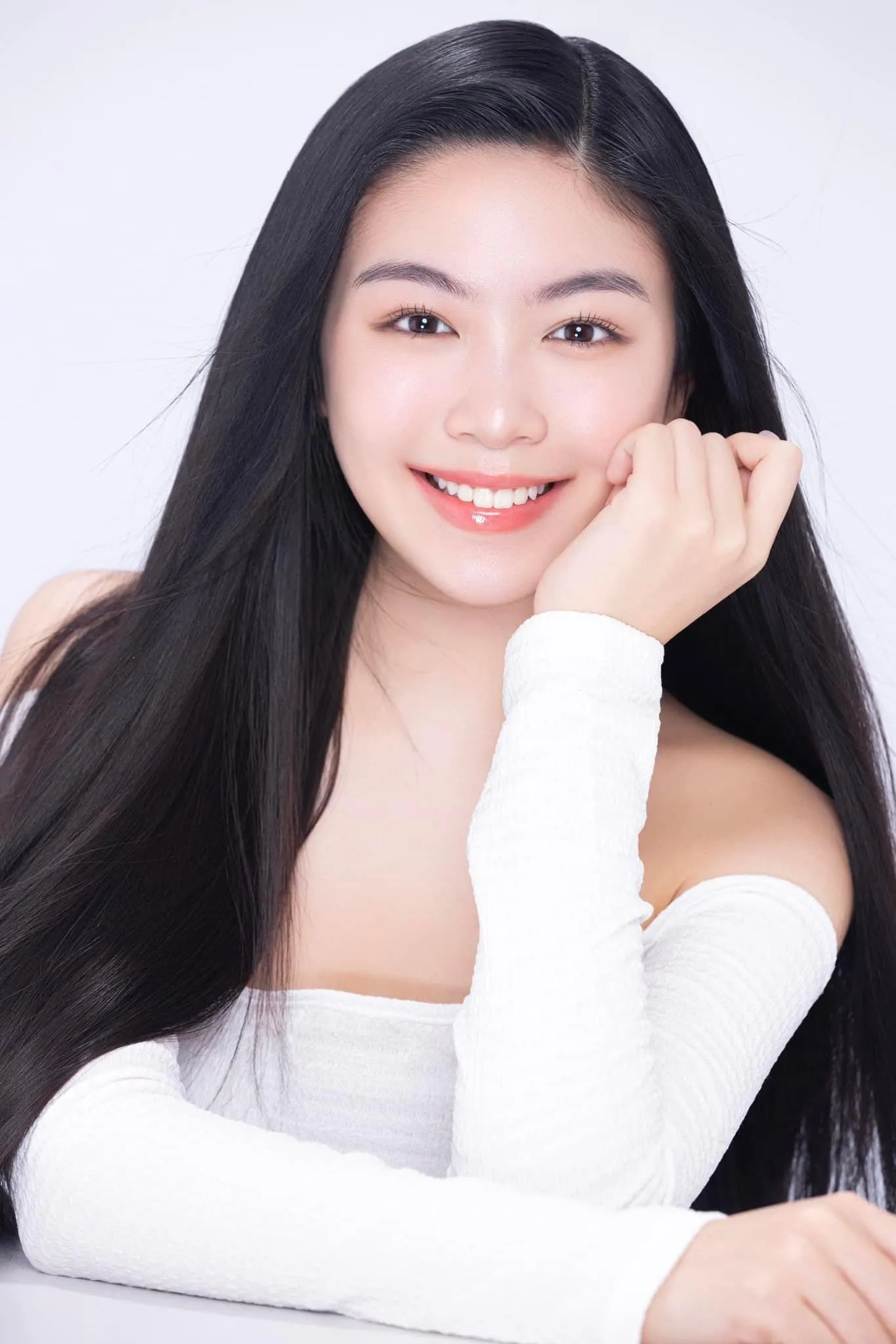 mc-quyen-linh-dang-anh-hiem-cua-lo-lem-thoi-con-den-nhem-2