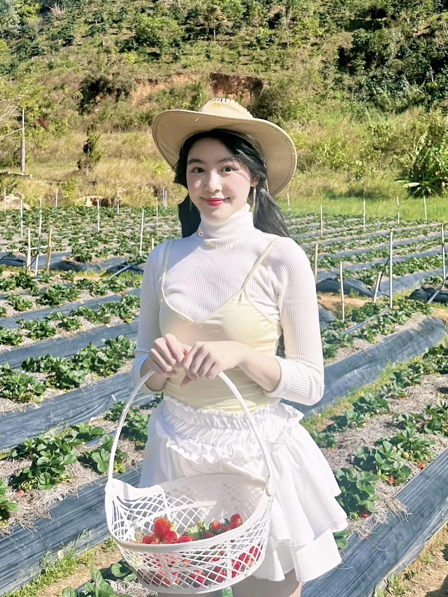 mc-quyen-linh-dang-anh-hiem-cua-lo-lem-thoi-con-den-nhem-8