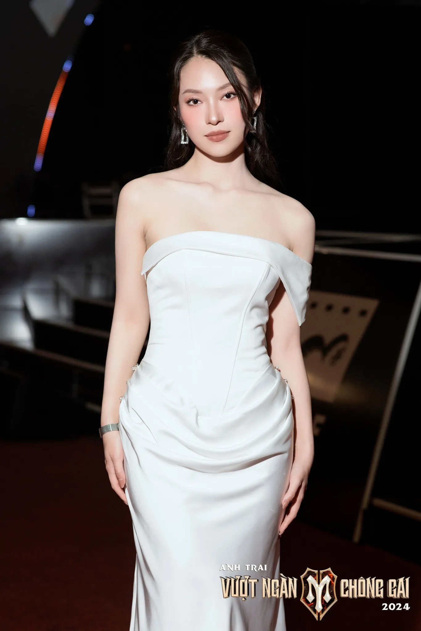 anh-trai-vuot-ngan-chong-gai-khong-phai-ban-nam-cua-chi-dep-2023-2