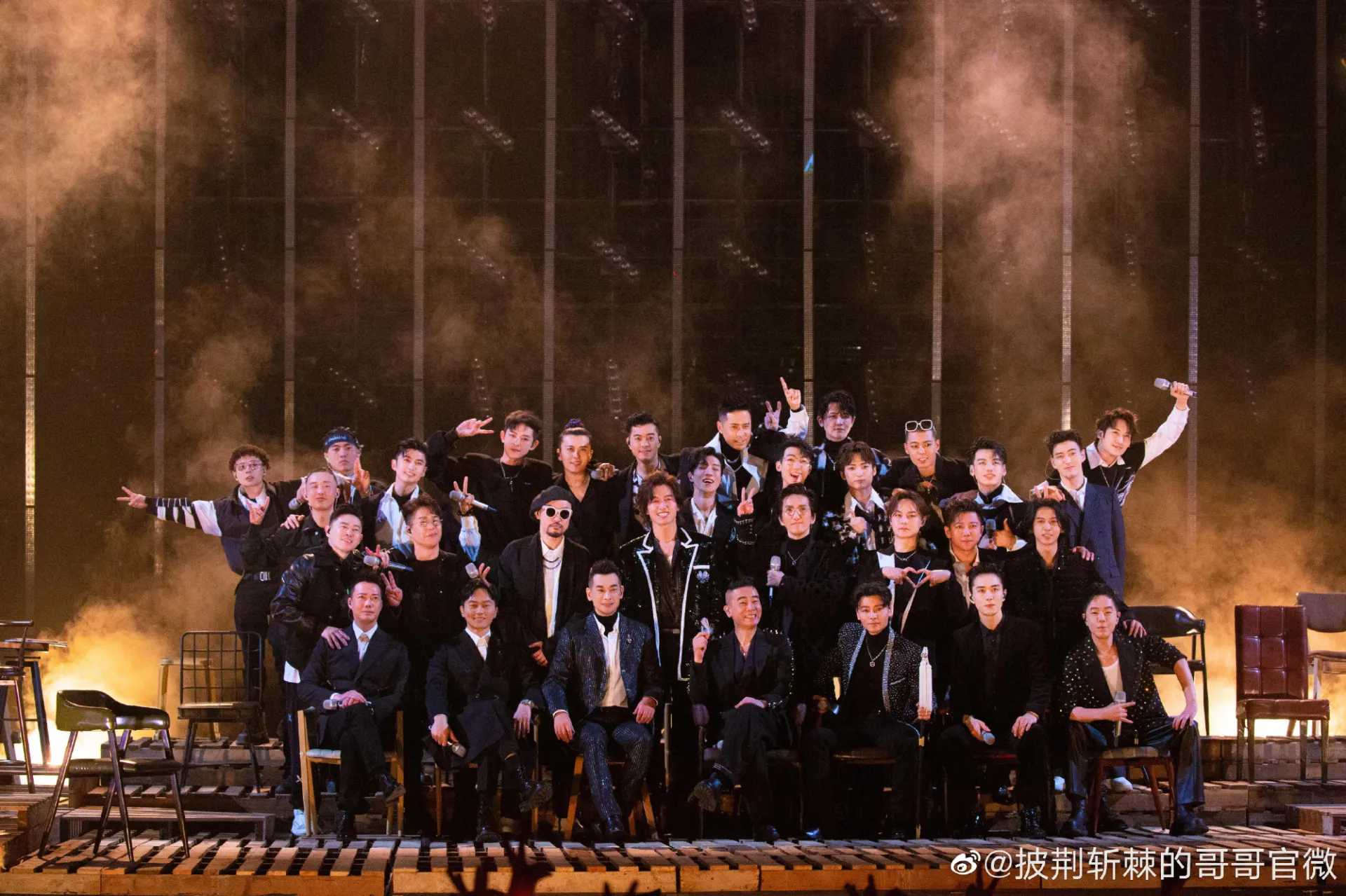 anh-trai-vuot-ngan-chong-gai-khong-phai-ban-nam-cua-chi-dep-2023-8