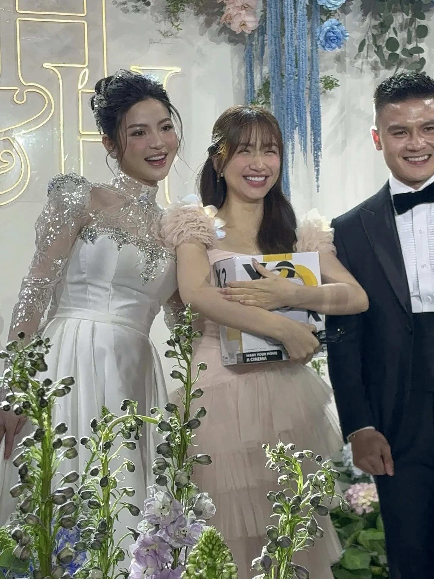 hoa-minzy-len-tieng-chuyen-cong-phuong-khong-di-dam-cuoi-quang-hai-1