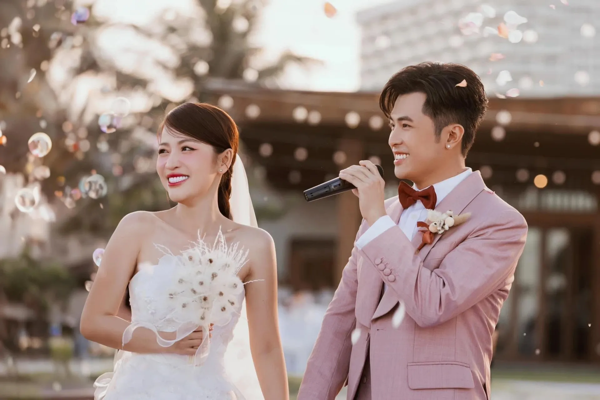 nhung-bo-hoa-cuoi-dat-nhat-cua-sao-viet-len-den-gan-30-trieu-11