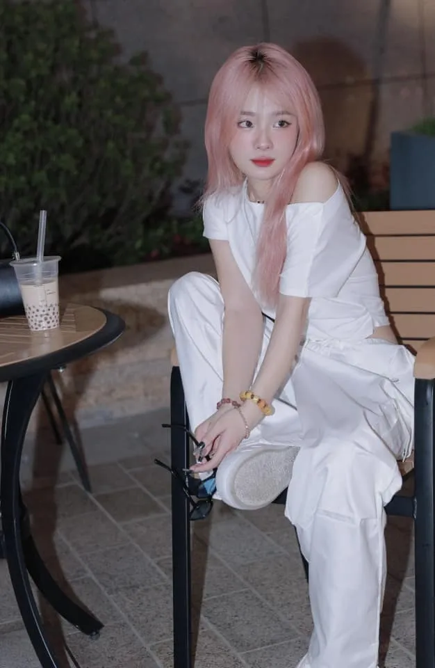 nu-tiktoker-ngoc-kem-nam-tay-viruss-di-an-kem-la-ai-10