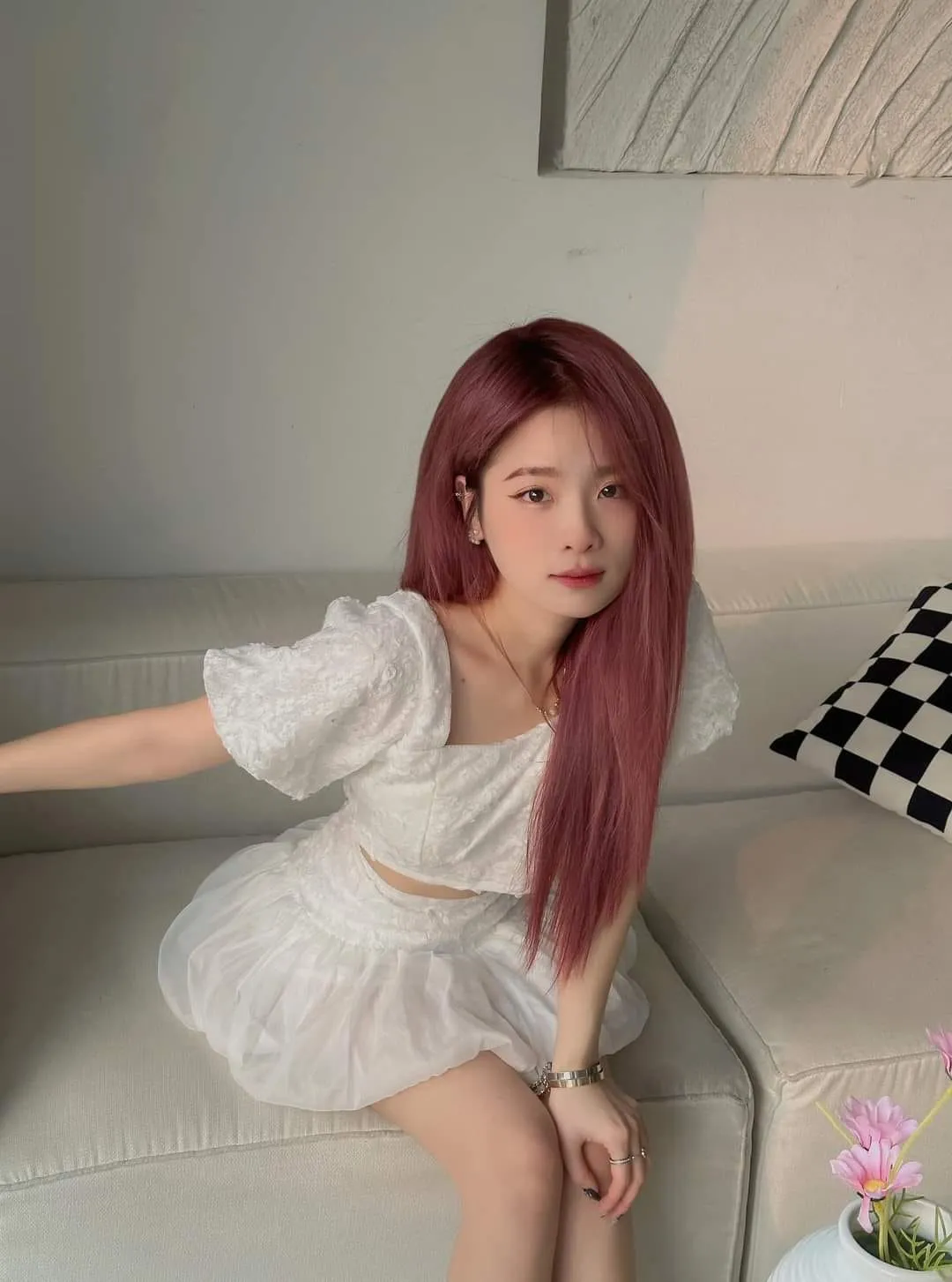 nu-tiktoker-ngoc-kem-nam-tay-viruss-di-an-kem-la-ai-3