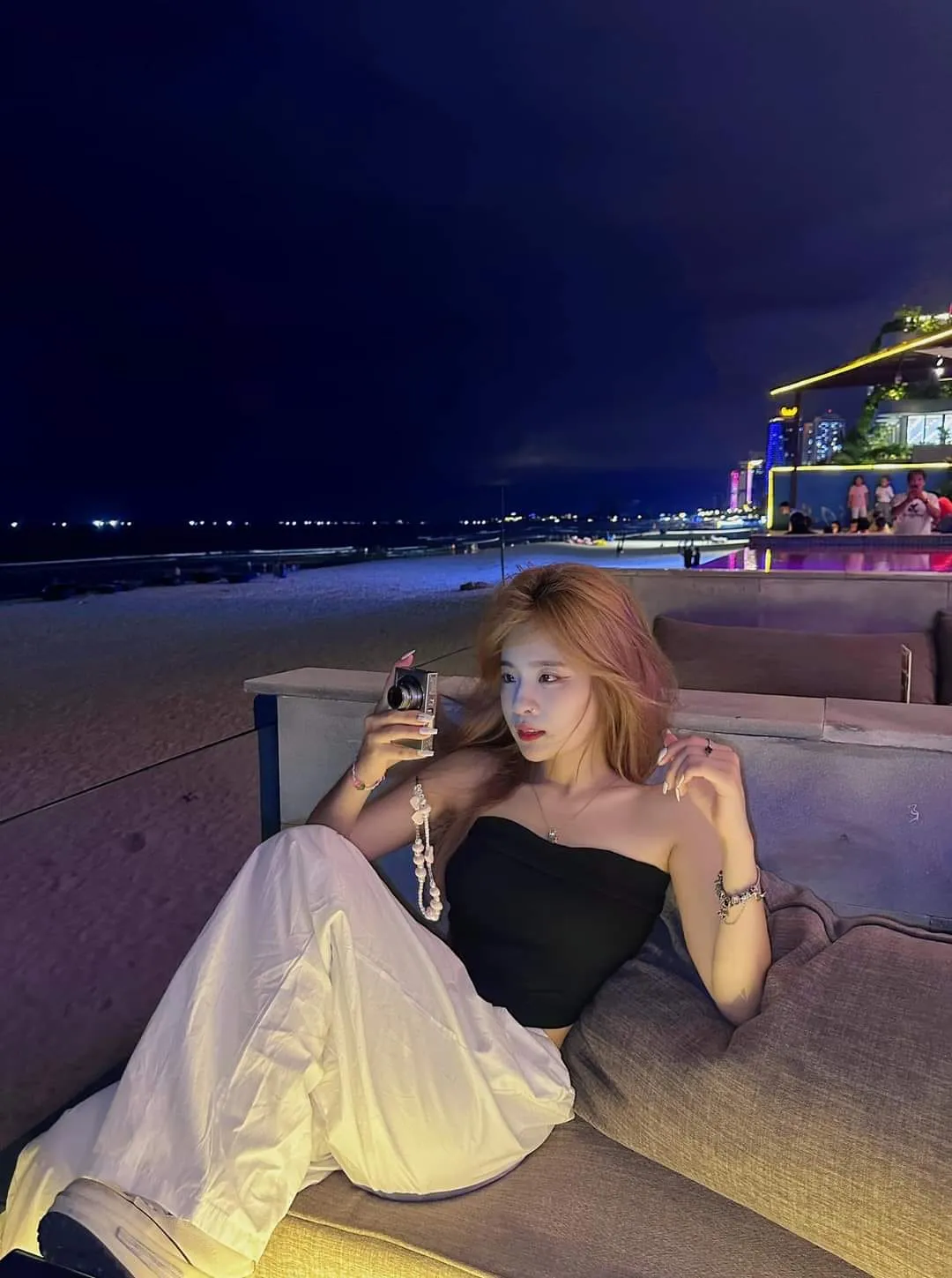 nu-tiktoker-ngoc-kem-nam-tay-viruss-di-an-kem-la-ai-5